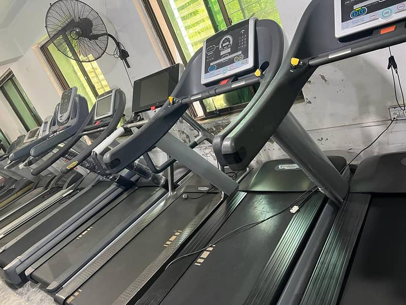 Top-Quality Treadmills for Sale | Home & Gym USA Brand (Life Fitness) 7