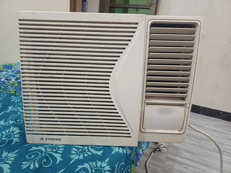 window AC Gree 0