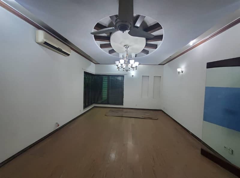 1 Kanal Out Class Lower Portion For Rent In DHA Phase 4, Block FF, Lahore 0