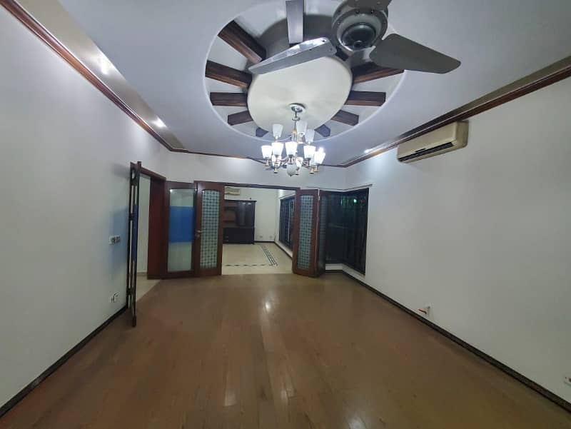 1 Kanal Out Class Lower Portion For Rent In DHA Phase 4, Block FF, Lahore 4