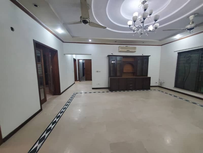 1 Kanal Out Class Lower Portion For Rent In DHA Phase 4, Block FF, Lahore 9