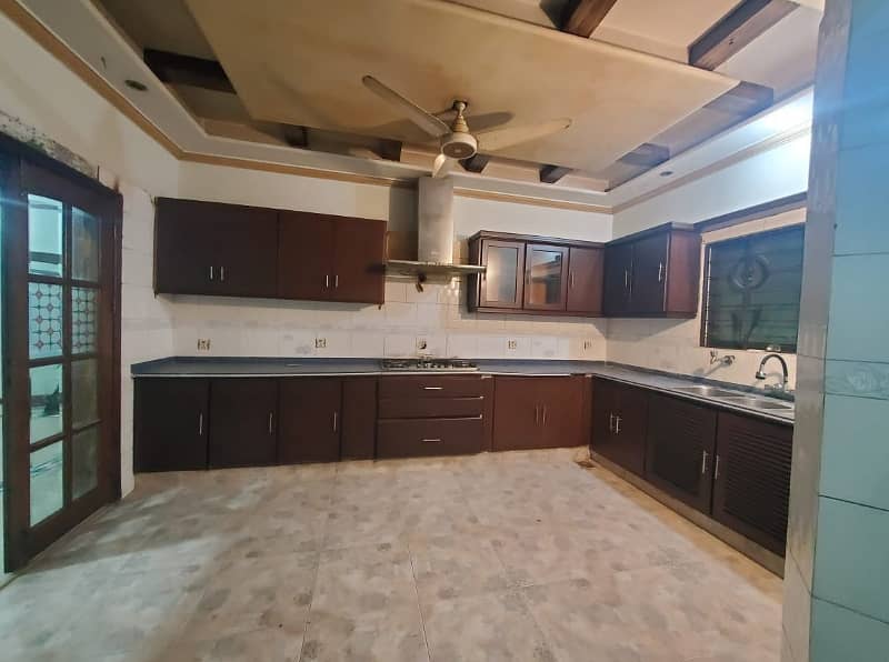 1 Kanal Out Class Lower Portion For Rent In DHA Phase 4, Block FF, Lahore 15