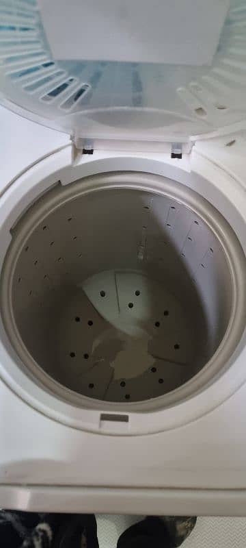 Haier washing machine good condition few month used. 1