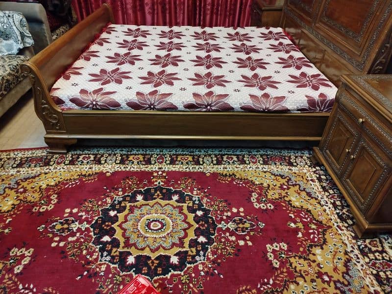 Bed Set Wooden 2