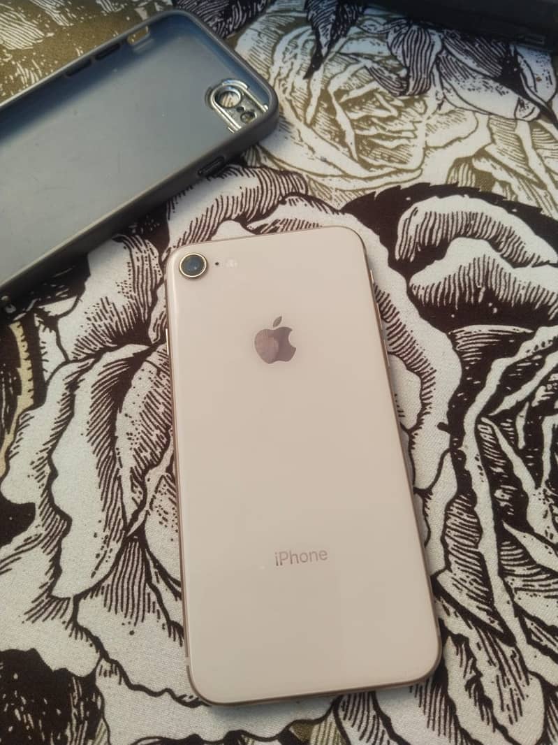 Urgent selling Iphone 8 with original battery 4/64gb 2