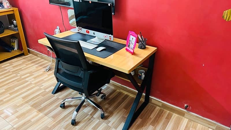 Computer / Laptop Table with Chair 1