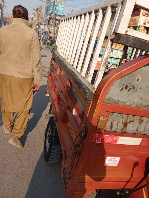 Loader rickshaw 10