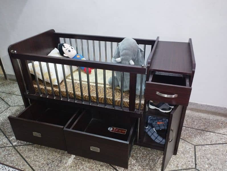 Baby Cot (in Used Condition 9.5/10) With Storage Drawers and Mattress 2