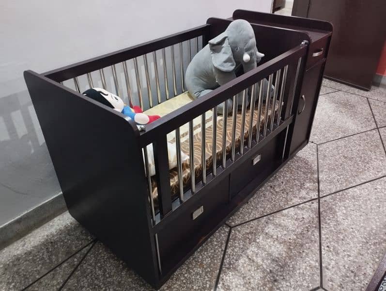 Baby Cot (in Used Condition 9.5/10) With Storage Drawers and Mattress 4