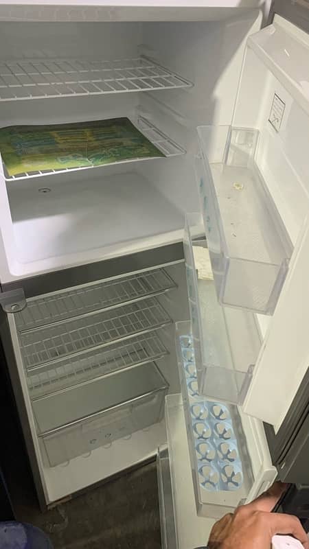 HAIER FRIDGE FO SALE GENIUN CONDITION 1