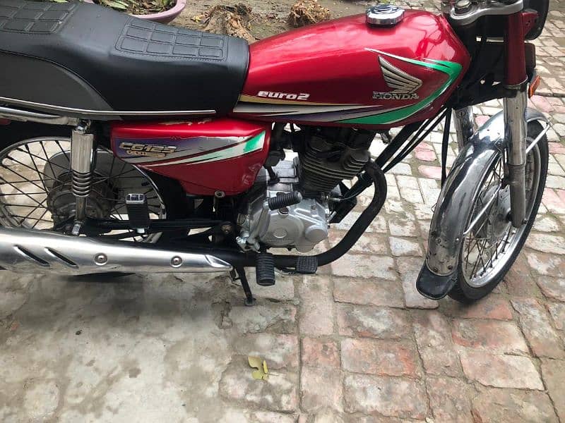 03137165281 only WhatsApp on 2014 model 125 CG Honda for sale 2