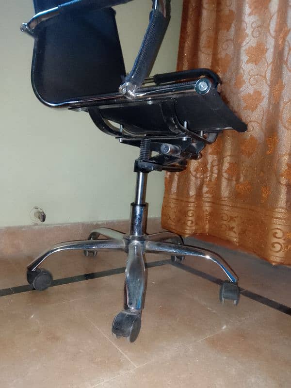 steel chair for the office with black color / computer chair 4