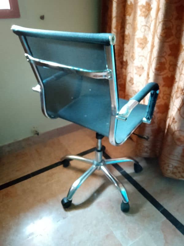 steel chair for the office with black color / computer chair 10