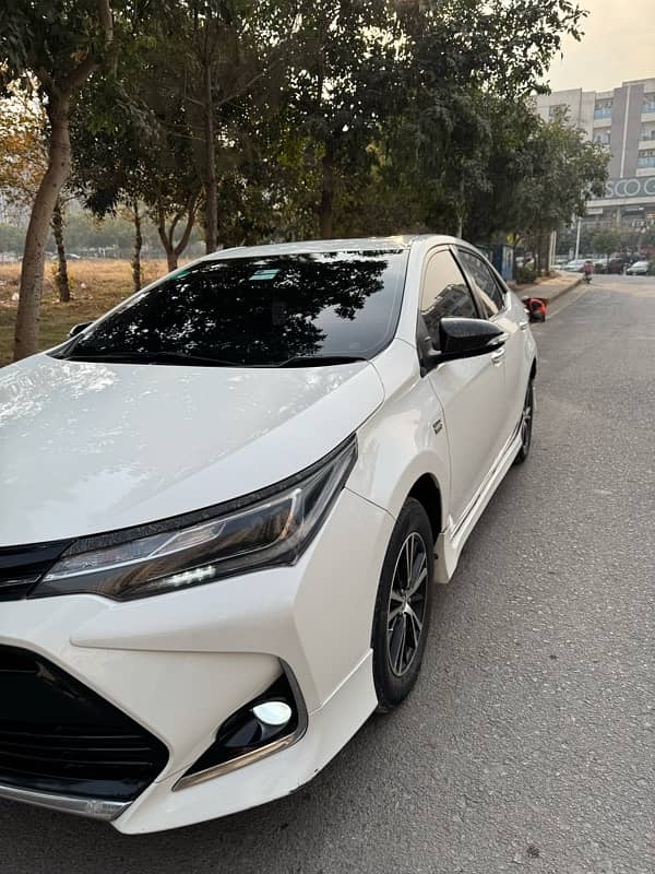 Toyota Altis Grande 2015 10