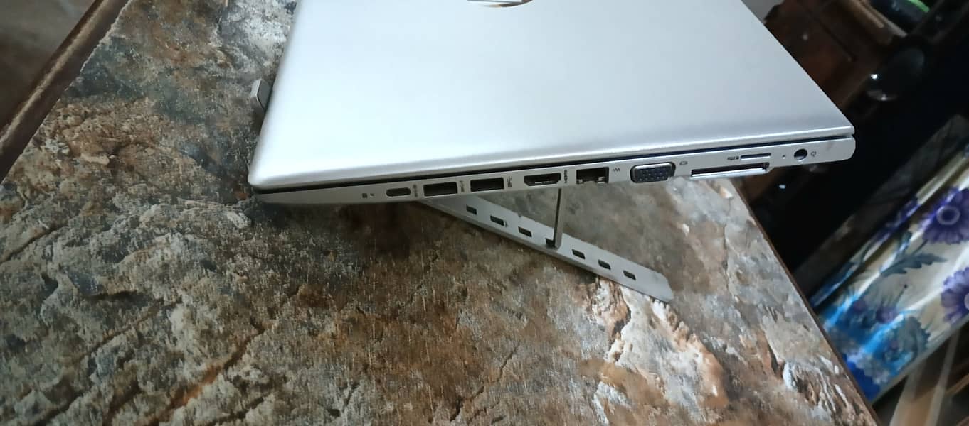 Hp probook 640G5 i5 8th gen 8