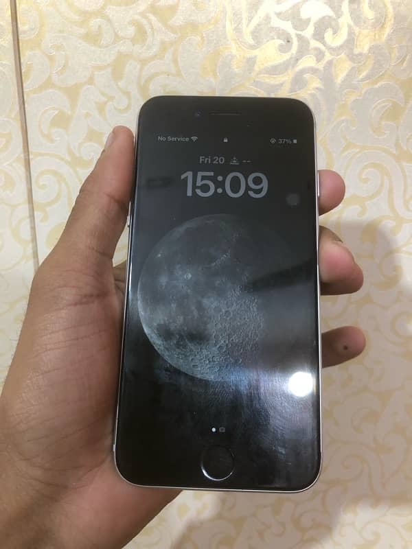 IPHONE 8 64GB BYPASS ALL OKAY  CONDITION 10/10 BATTERY HEALTH 74% 2