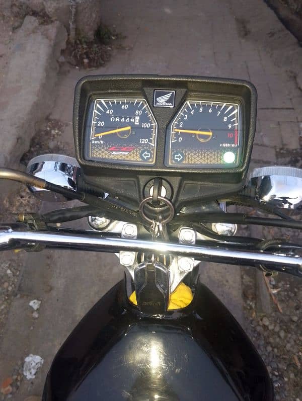 Honda CG 125 Gold Edition 3