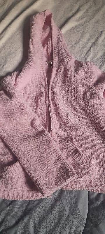 hoodie for teenage girl slightly used 2