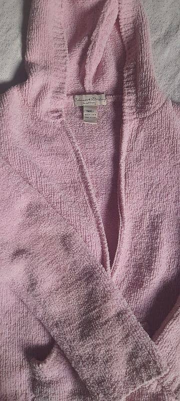 hoodie for teenage girl slightly used 1