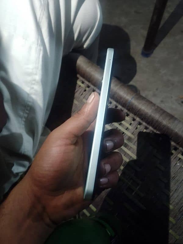 vivo y 18 for sale urgent 6