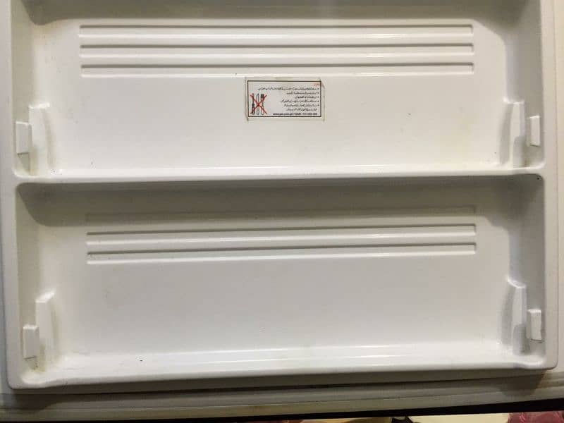 Pel fridge almost new with warranty 8