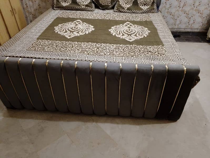 Elegant Velvet Bed for Sale 1