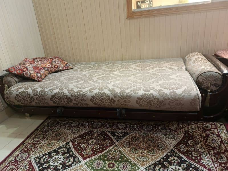 COMFY SOFA COME BED (3 SEATER) 2