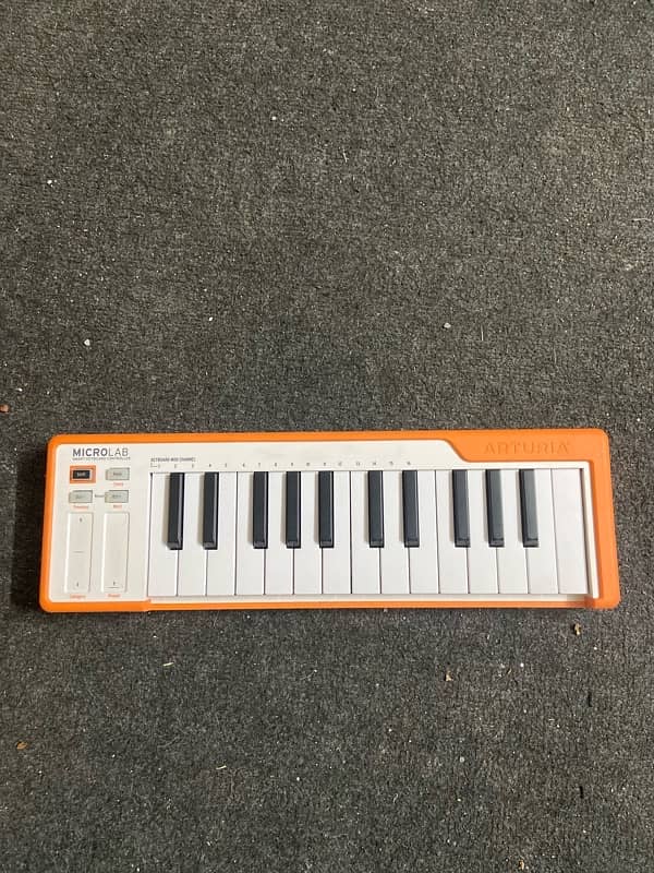 midi in brand new condition 0