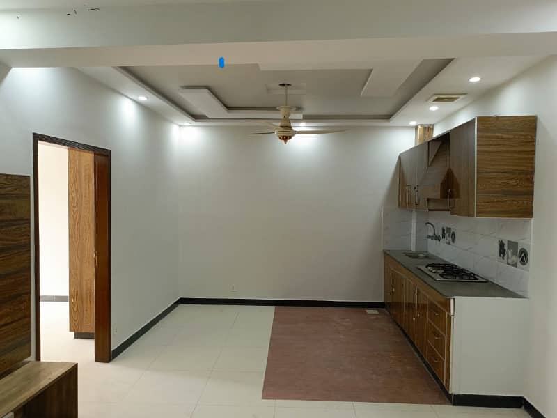 2 BEDROOM LIKE A BRNAD NEW APARTMENT FOR RENT IN BAHRIA TOWN LAHORE 0