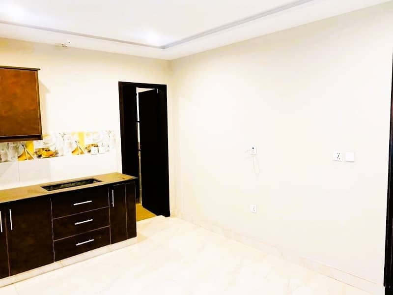 STUDIO APARTMENT FOR RENT IN SECTOR E BAHRIA TOWN LAHORE 1