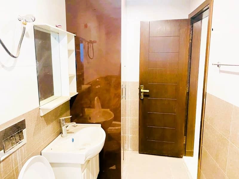 STUDIO APARTMENT FOR RENT IN SECTOR E BAHRIA TOWN LAHORE 3