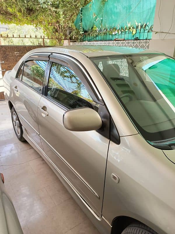 Toyota Corolla Altis 2005 4