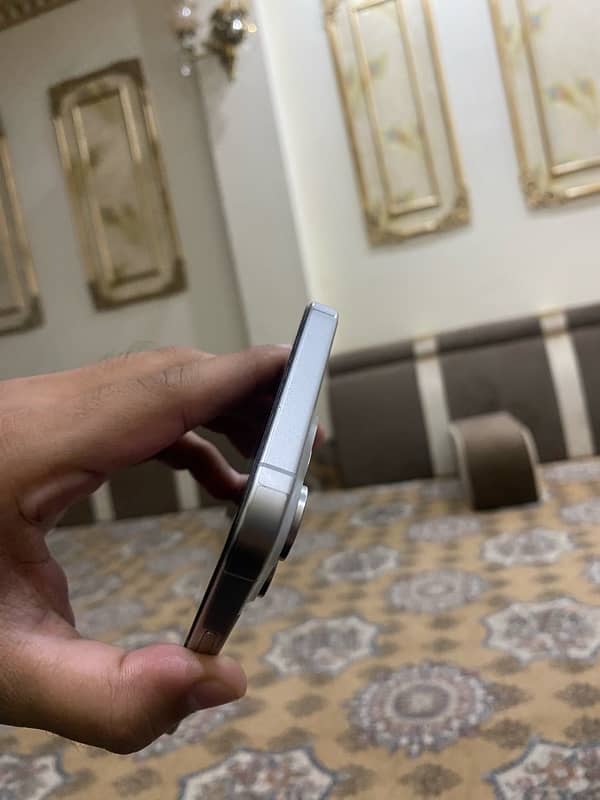 iPhone 15 Pro Max non pta LLA 2