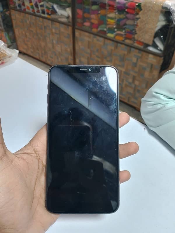 Iphone 11 pro max 64 GB non PTA, Factory Unlock, Battery Message 2