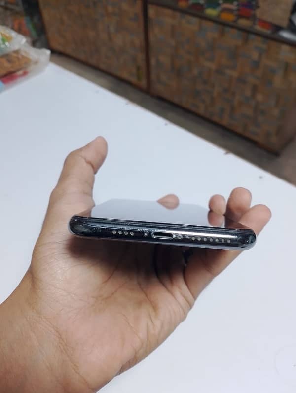 Iphone 11 pro max 64 GB non PTA, Factory Unlock, Battery Message 7