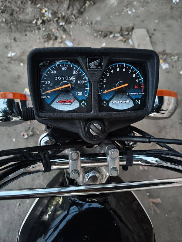 Honda CG 125 2023 Zero Condition 9