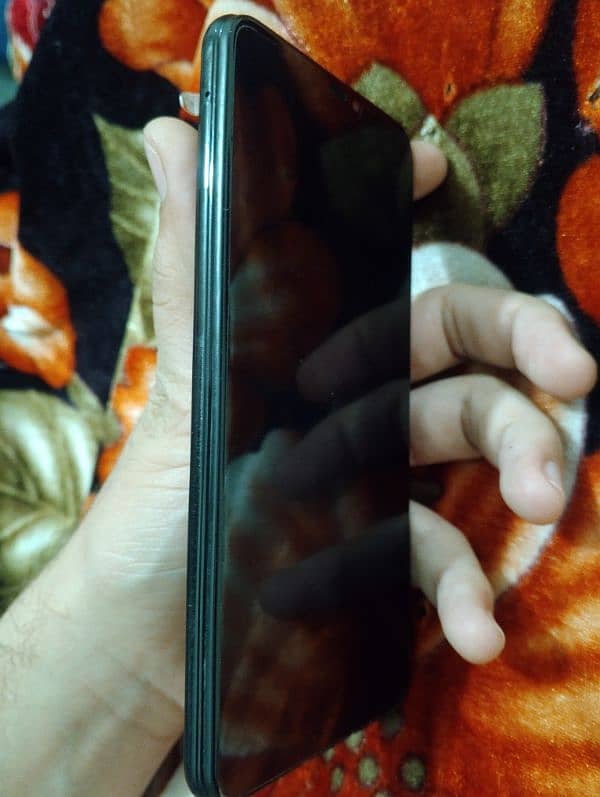 This is the Vivo company phone whose model name is Vivo Y83 2