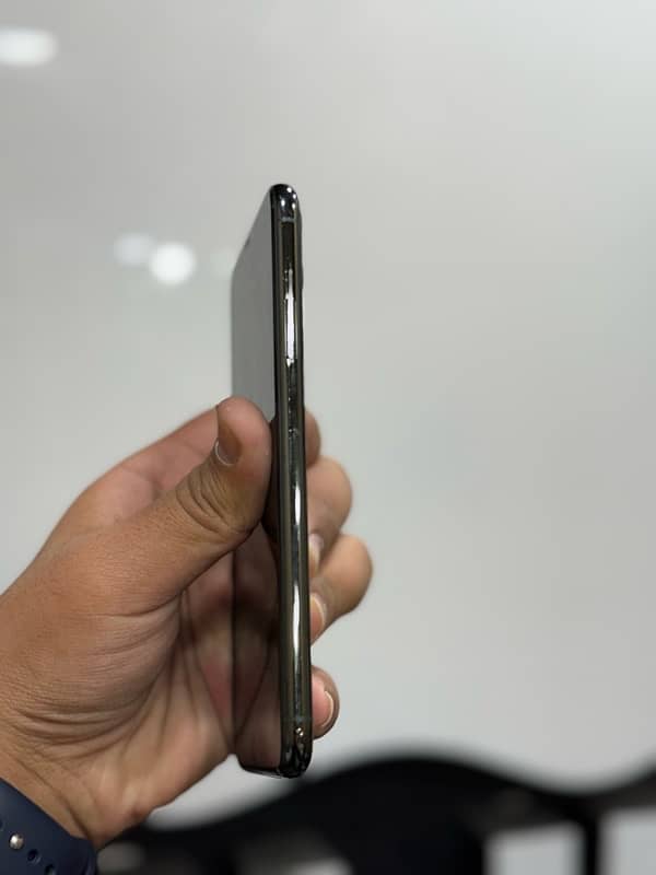 Iphone 11 Pro max 64gb Pta Approved 3