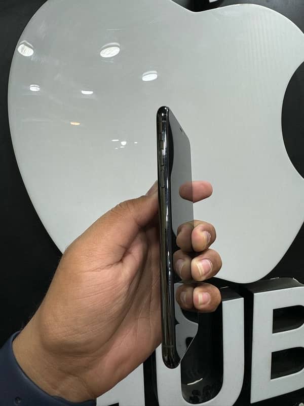 Iphone 11 Pro max 64gb Pta Approved 6