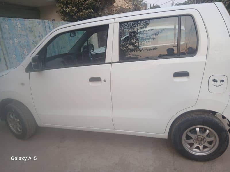 Suzuki Wagon R 2019 1