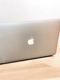 Apple MacBook Pro Retina 15.6 Inch 2015 QuadCore i7 16GB Ram 256GB SSD