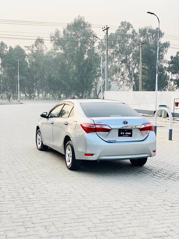 Toyota Corolla GLI 2015 Auto 3