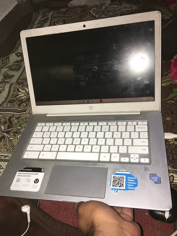 Hp chrome book 180 degree rotateable 2