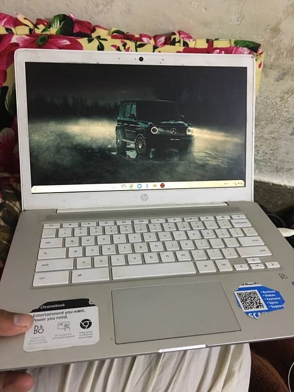 Hp chrome book 180 degree rotateable 3