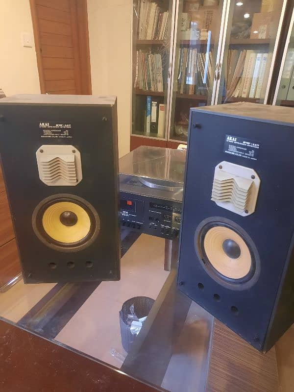 AKAI AC 3800 music center with speakers 5