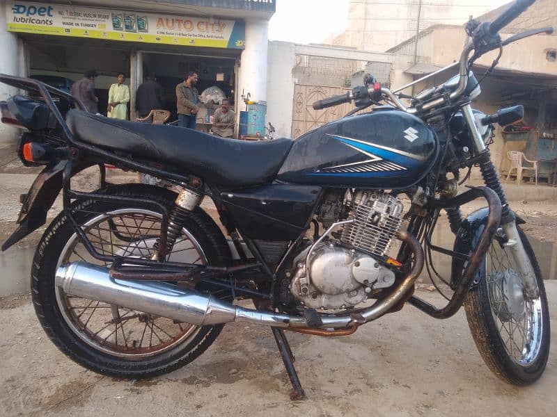 Suzuki GS 150 3