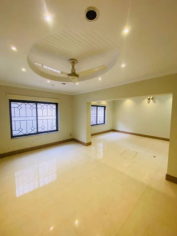 Upper portion for rent G-11 Islamabad 7