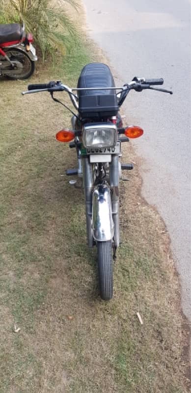 Honda CG 125 (2013 model) 2016 registration 3