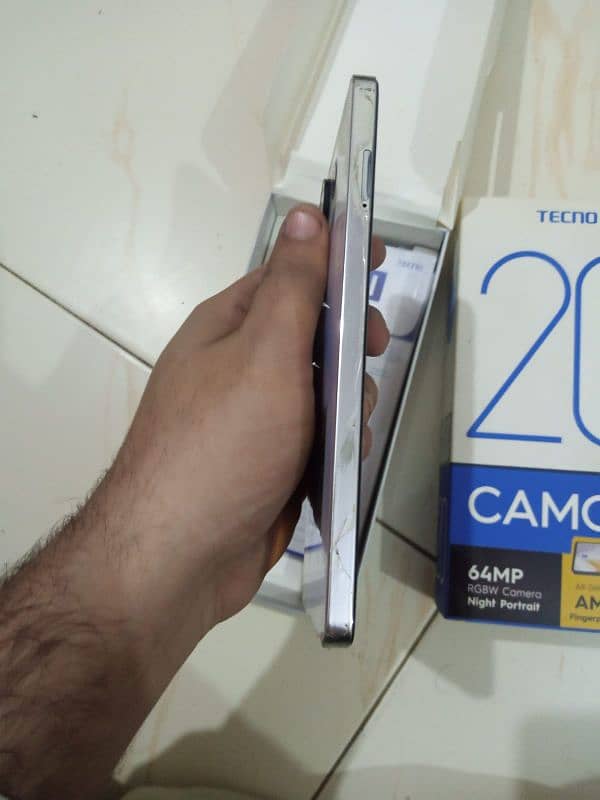 Tecno Comon 20 2