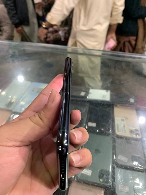 Iphone 11 pro 256 PTA Approved 0